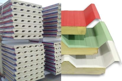 Rigid PU sandwich panels stacked for delivery